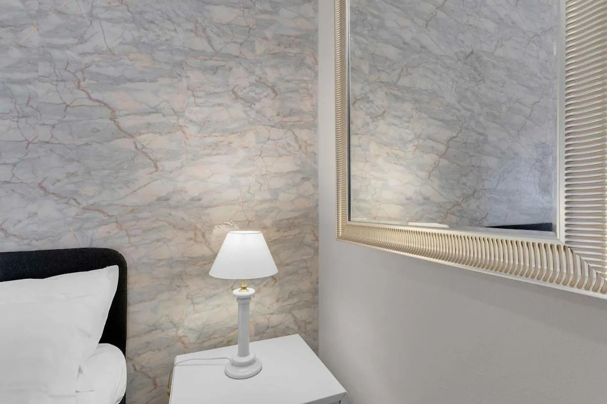 Apartment The House Of Via Muratori 11 Milan